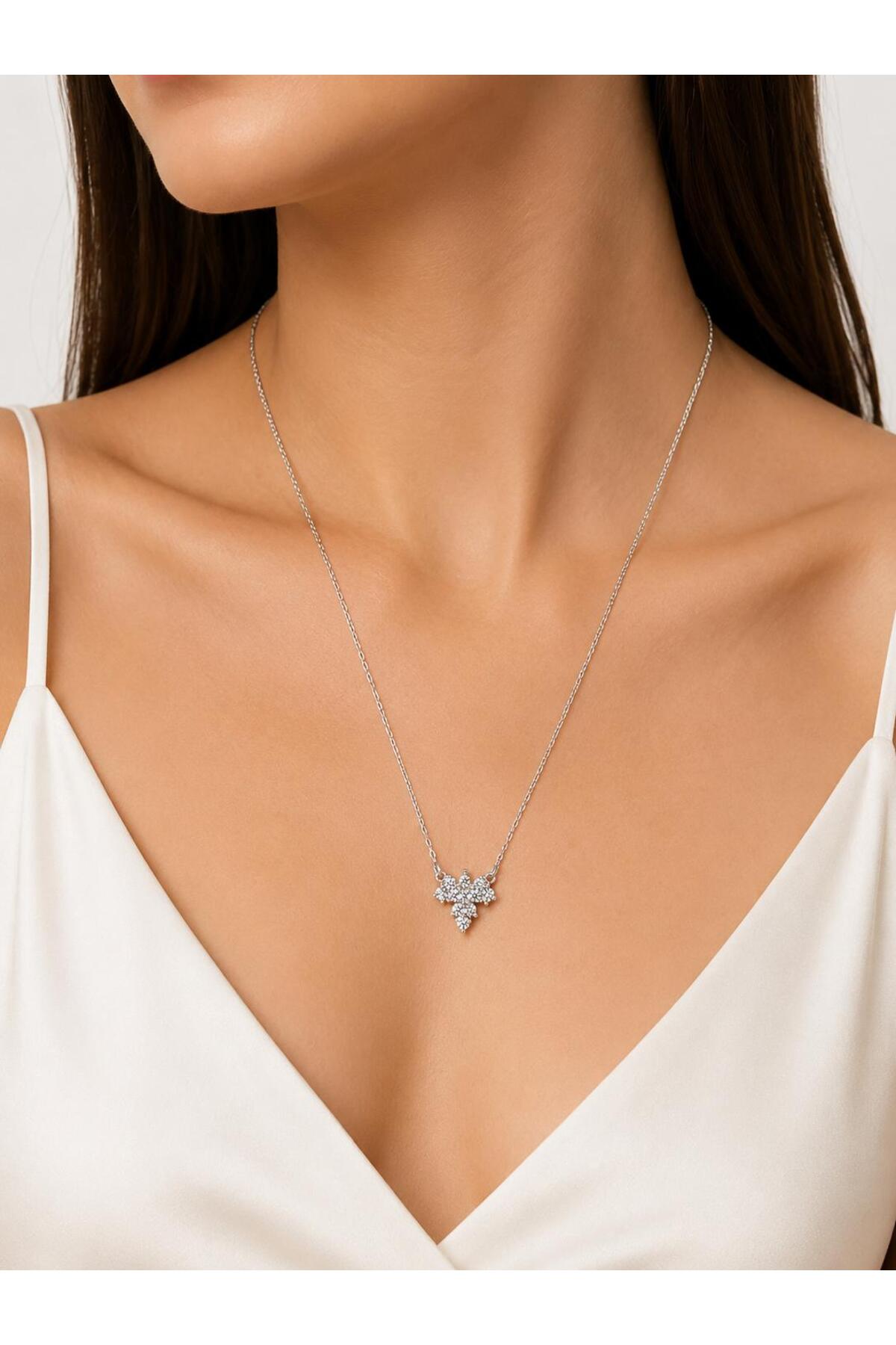 Colier din argint 925 cu zirconiu, placat cu rodiu